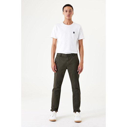 Garcia Spodnie chino w kolorze khaki ze sklepu Limango Polska w kategorii Spodnie męskie - zdjęcie 173572943