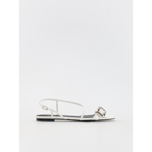 Reserved - Sandały z paskami - biały ze sklepu Reserved w kategorii Sandały damskie - zdjęcie 173588341