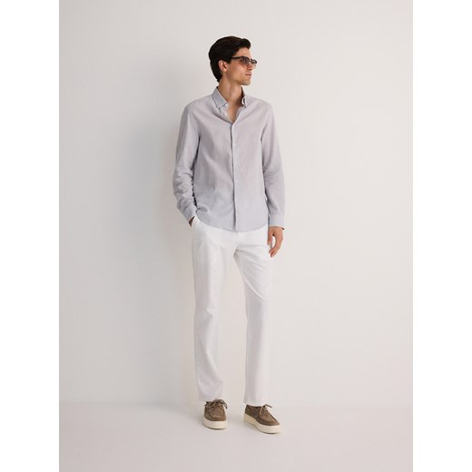 Reserved - Spodnie chino regular z lnem - biały ze sklepu Reserved w kategorii Spodnie męskie - zdjęcie 173606651