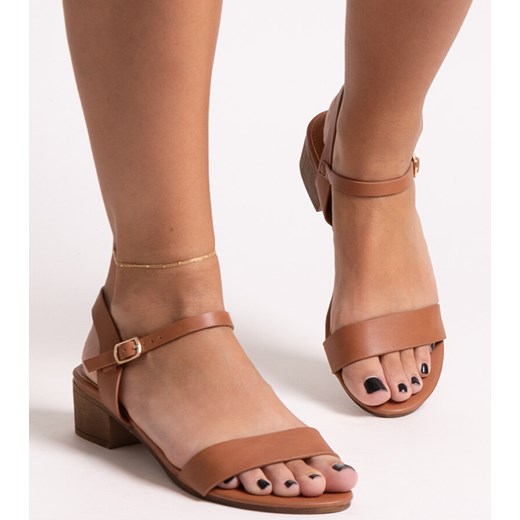 Brązowe sandały na niskim obcasie Basina ze sklepu gemre w kategorii Sandały damskie - zdjęcie 173626112