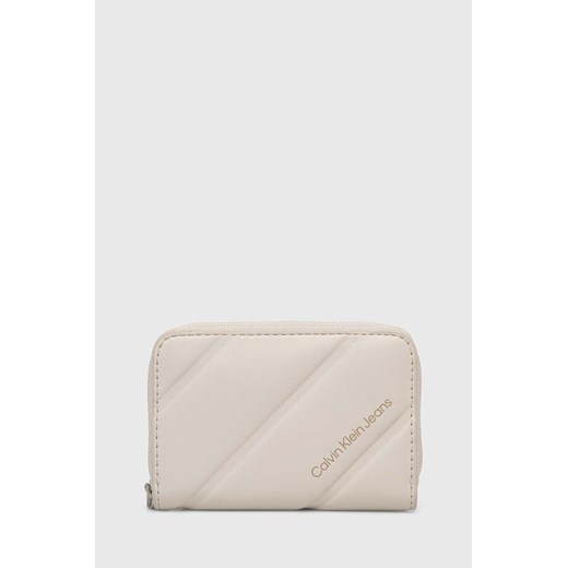 Calvin Klein Jeans portfel damski kolor beżowy K60K612256 ze sklepu ANSWEAR.com w kategorii Portfele damskie - zdjęcie 173646022