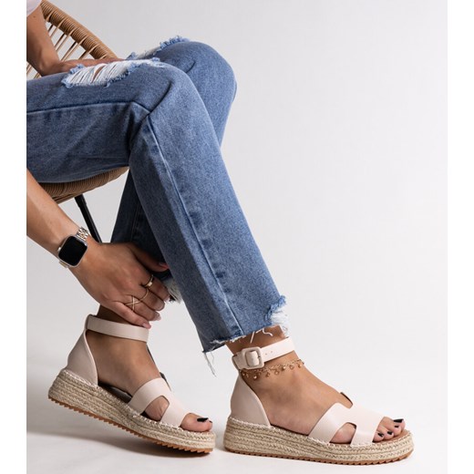 Beżowe sandałki na koturnie Laurencia ze sklepu gemre w kategorii Espadryle damskie - zdjęcie 173656672