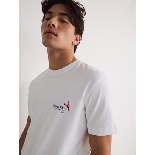 Reserved - T-shirt regular z nadrukiem na plecach - biały ze sklepu Reserved w kategorii T-shirty męskie - zdjęcie 173708510