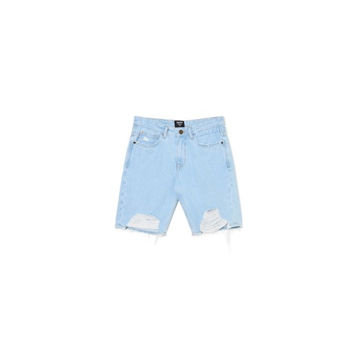Cropp - Jasne szorty denim z przetarciami - niebieski ze sklepu Cropp w kategorii Spodenki męskie - zdjęcie 173710691