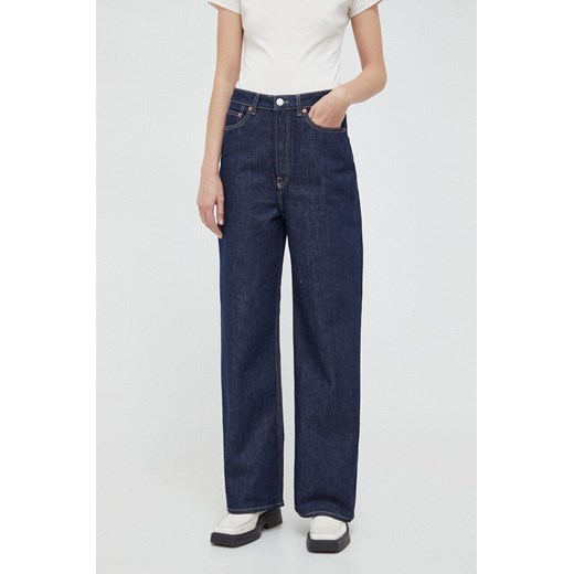Samsoe Samsoe jeansy SHELLY damskie kolor granatowy F23400141 ze sklepu PRM w kategorii Jeansy damskie - zdjęcie 173745391