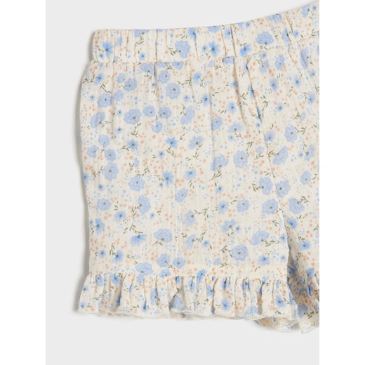 Sinsay - Szorty - kremowy Sinsay 98 Sinsay