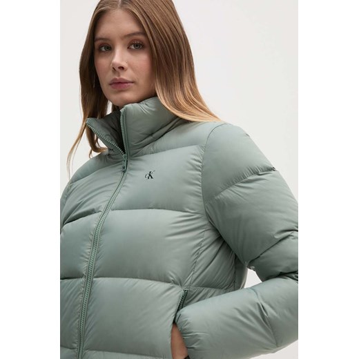 Calvin Klein Jeans kurtka puchowa damska kolor zielony zimowa J20J223571 ze sklepu ANSWEAR.com w kategorii Kurtki damskie - zdjęcie 173795153