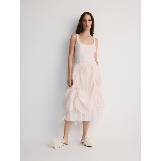 Reserved - Sukienka midi z lyocellem - pastelowy róż Reserved L Reserved