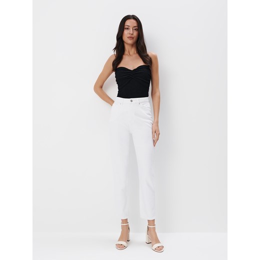 Mohito - Jeansy mom - biały ze sklepu Mohito w kategorii Jeansy damskie - zdjęcie 173825412