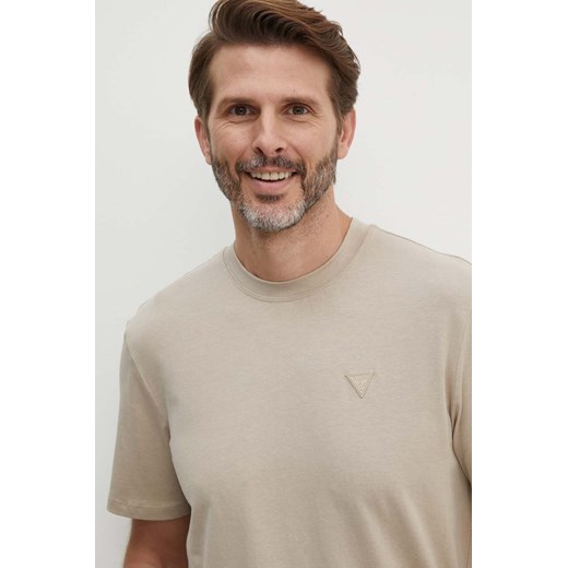 Guess t-shirt męski kolor beżowy gładki ze sklepu ANSWEAR.com w kategorii T-shirty męskie - zdjęcie 173832560