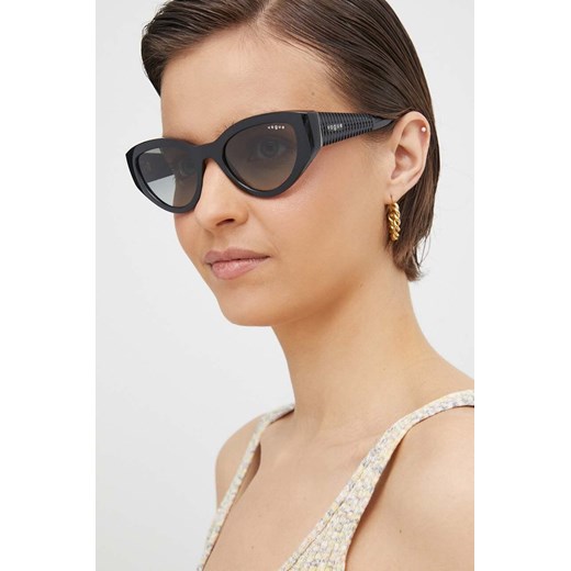 VOGUE okulary przeciwsłoneczne damskie kolor czarny 0VO5566S ze sklepu ANSWEAR.com w kategorii Okulary przeciwsłoneczne damskie - zdjęcie 173851461