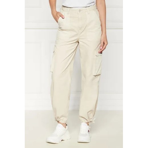 Tommy Jeans Spodnie cargo CLAIRE | flare fit Tommy Jeans 27/30 Gomez Fashion Store