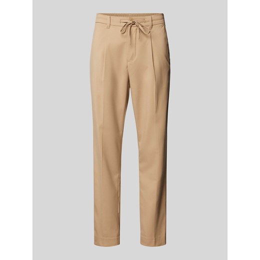 Spodnie materiałowe o kroju tapered fit z zakładkami w pasie model ‘LEROY’ ze sklepu Peek&Cloppenburg  w kategorii Spodnie męskie - zdjęcie 173887890