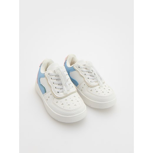 Reserved - Trampki ze stoperem - biały Reserved 24/25 Reserved