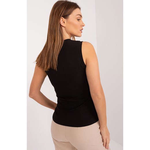 Czarny top z ozdobnym kwiatkiem DHJ-TP-17733.22X, Kolor czarny, Rozmiar uniwersalny, ITALY MODA ze sklepu Primodo w kategorii Bluzki damskie - zdjęcie 173964193