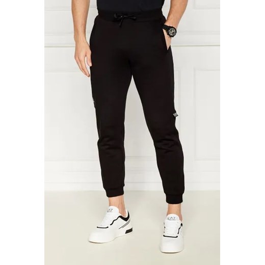 EA7 Spodnie dresowe | Regular Fit ze sklepu Gomez Fashion Store w kategorii Spodnie męskie - zdjęcie 173973351