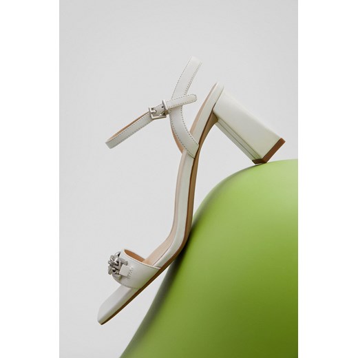 Estro: Mleczno-beżowe sandały damskie na słupku ze skóry naturalnej ze sklepu Estro w kategorii Sandały damskie - zdjęcie 173996932