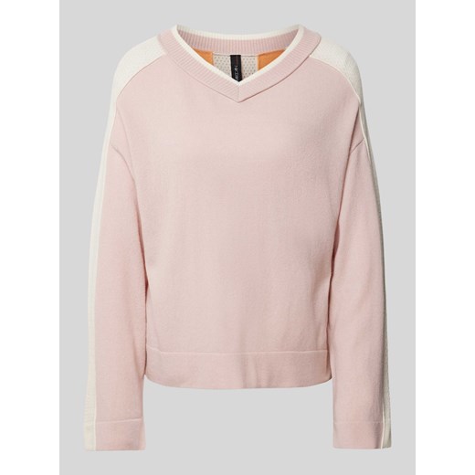 Sweter z wełny z zaokrąglonym dekoltem w serek ze sklepu Peek&Cloppenburg  w kategorii Swetry damskie - zdjęcie 173999410