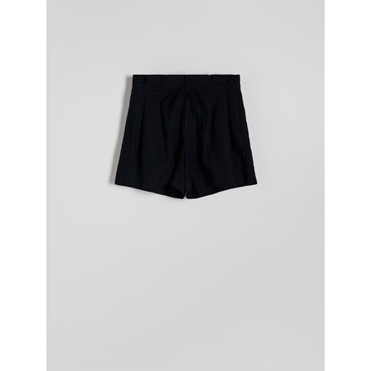 Reserved - Szorty z zakładkami - czarny Reserved L Reserved