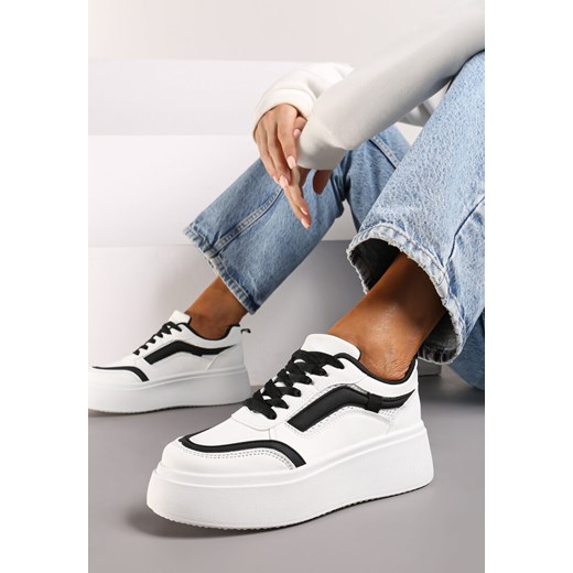 Biało-Czarne Płaskie Sneakersy z Geometrycznym Wzorem i Sznurowaniem Vlisera ze sklepu born2be.pl w kategorii Buty sportowe damskie - zdjęcie 174070353