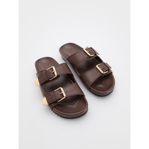 Klapki damskie Reserved skórzane bez zapięcia 