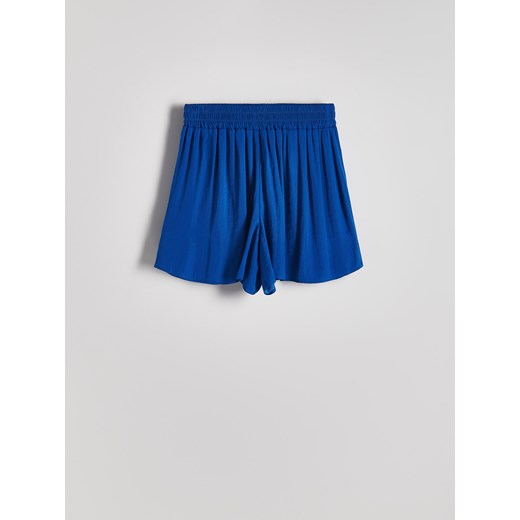 Reserved - Krótkie szorty z gładkiej tkaniny - jasnoniebieski ze sklepu Reserved w kategorii Szorty - zdjęcie 174100960