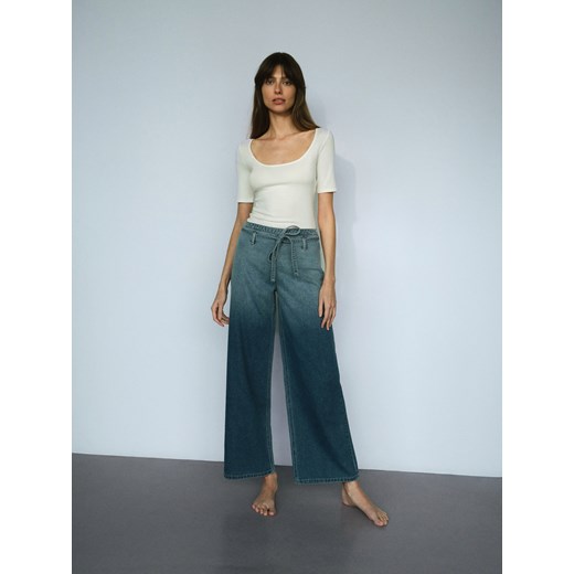 Reserved - T-shirt slim fit z wiskozą - złamana biel Reserved S Reserved