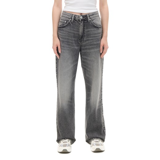 Cropp - Szare jeansy baggy z postrzępieniami - szary ze sklepu Cropp w kategorii Jeansy damskie - zdjęcie 174167311