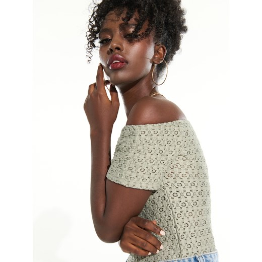 Bluzka damska Sinsay z dekoltem typu hiszpanka 