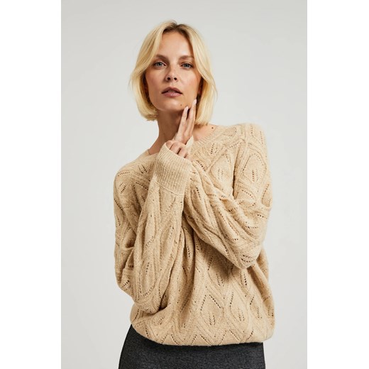 Sweter z długimi rękawami beżowy ze sklepu Moodo.pl w kategorii Swetry damskie - zdjęcie 174341380