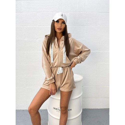 welurowy dres premium la perla bluza kangurka + krótkie spodenki - beżowy ze sklepu STYLOWO w kategorii Dresy damskie - zdjęcie 174374272