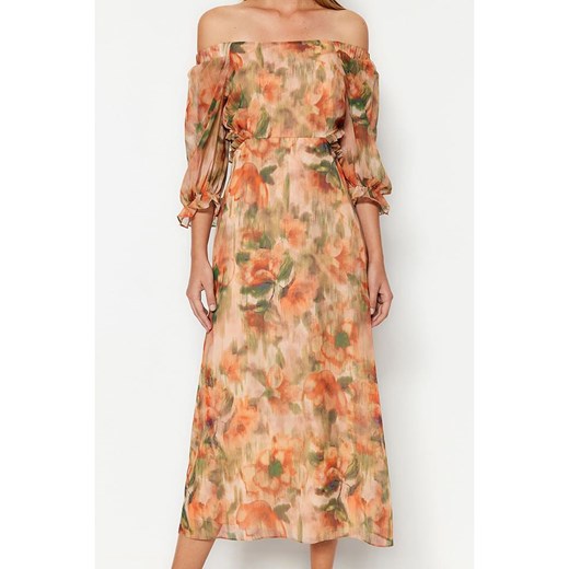 Sukienka Trendyol maxi z długim rękawem 