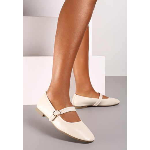 Balerinki Born2be beżowe bez zapięcia na lato 