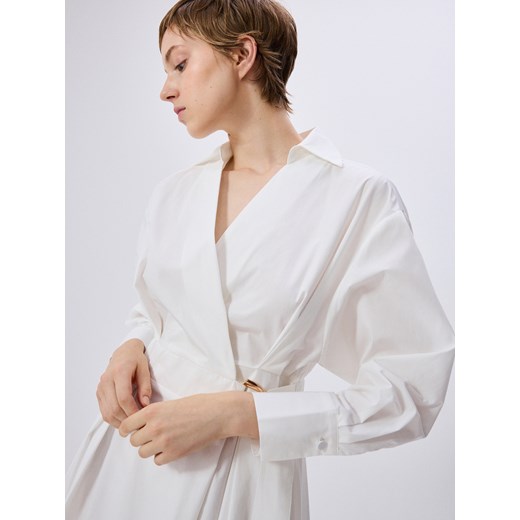 Sukienka Reserved bawełniana z długim rękawem z paskiem rozkloszowana 