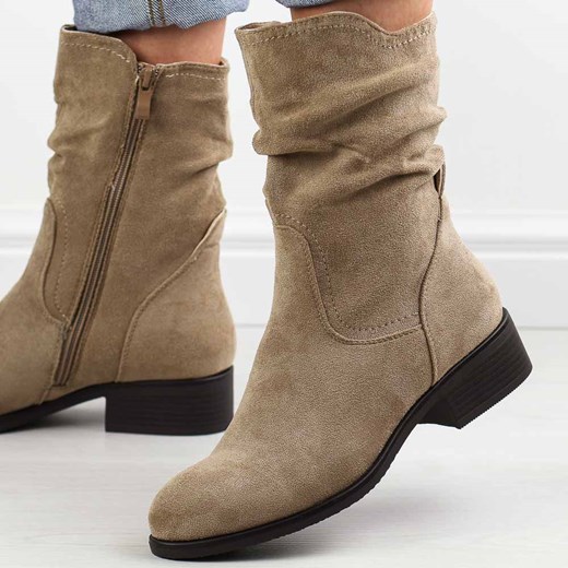 Botki Daszyński na obcasie z zamszu na zamek 