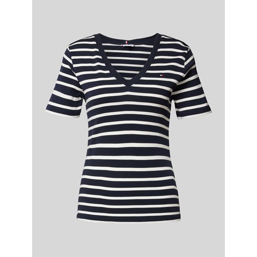 T-shirt o kroju slim fit z wyhaftowanym logo model ‘CODY’ ze sklepu Peek&Cloppenburg  w kategorii Bluzki damskie - zdjęcie 174617771
