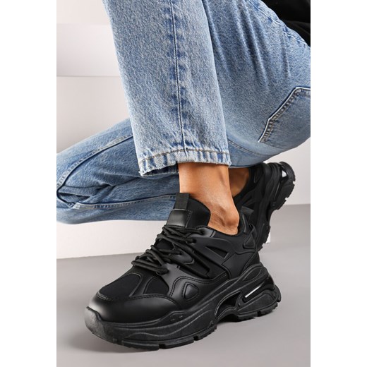 Czarne Sneakersy na Grubej Podeszwie z Tłoczeniami Nevalin ze sklepu born2be.pl w kategorii Buty sportowe damskie - zdjęcie 174632401