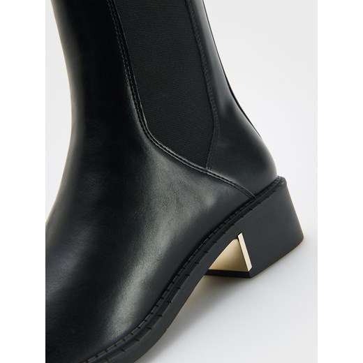 Botki Reserved na obcasie 