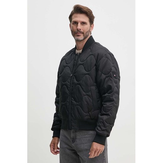 Tommy Hilfiger kurtka bomber męski kolor czarny przejściowa MW0MW37341 ze sklepu ANSWEAR.com w kategorii Kurtki męskie - zdjęcie 174647003
