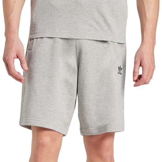 Spodenki adidas Originals Essentials Trefoil IY8517 - szare ze sklepu streetstyle24.pl w kategorii Spodenki męskie - zdjęcie 174673414