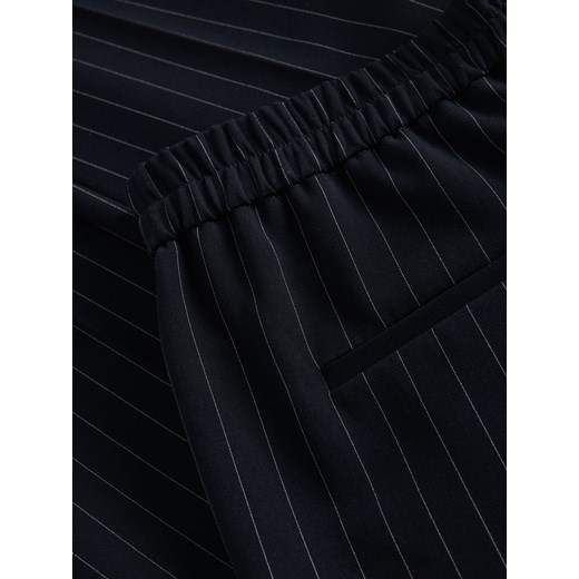 Reserved - Spodnie jogger z wiskozą - granatowy Reserved L Reserved