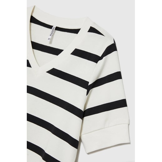 Biała bluza damska Moodo.pl w paski z bawełny 