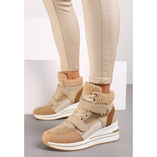 Ciemnobeżowe Sznurowane Sneakersy na Koturnie ze Sztucznym Futrem i Metalicznymi Aplikacjami Leridras ze sklepu born2be.pl w kategorii Buty sportowe damskie - zdjęcie 174694901