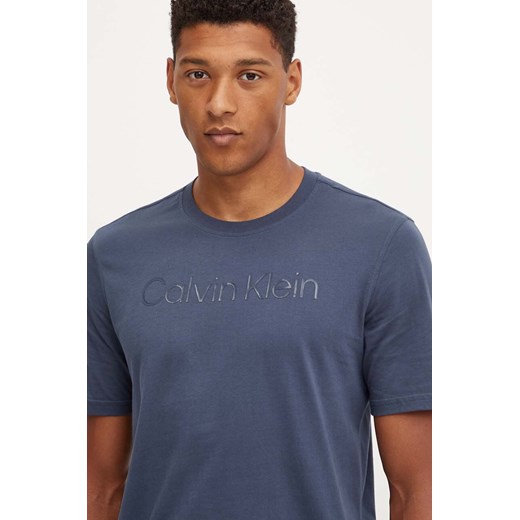 Calvin Klein Performance t-shirt męski kolor granatowy z aplikacją 00GMF4K110 ze sklepu ANSWEAR.com w kategorii T-shirty męskie - zdjęcie 174704540