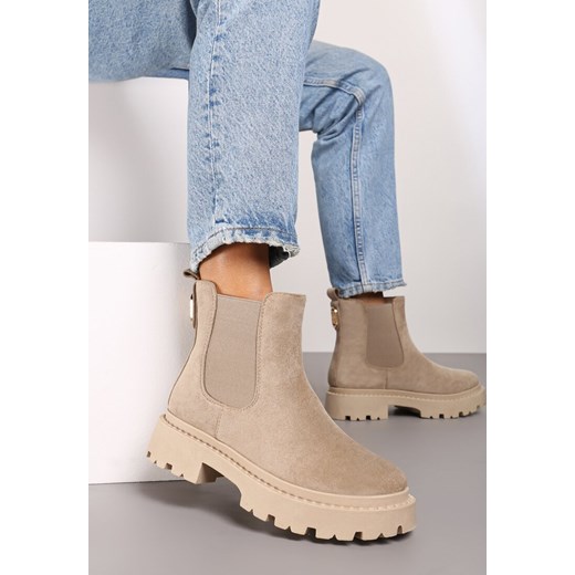 Ciemnobeżowe Botki na Grubej Tłocznej Podeszwie z Elastyczną Gumką Verilln ze sklepu born2be.pl w kategorii Botki - zdjęcie 174722372