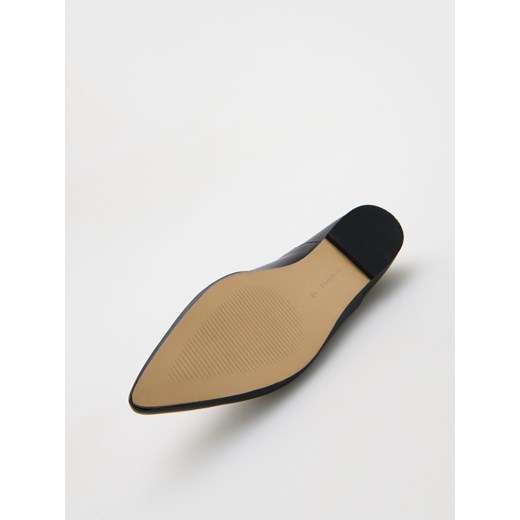 Balerinki Reserved casual płaskie bez zapięcia skórzane 