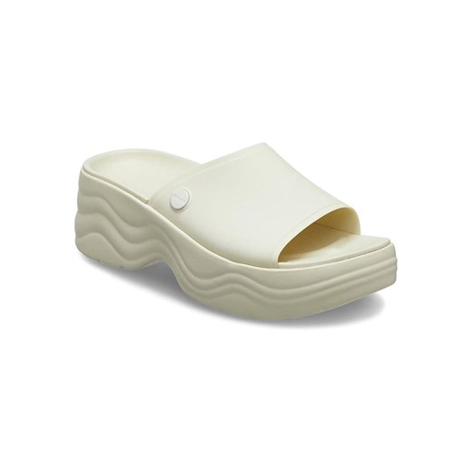 Crocs Klapki &quot;Skyline&quot; w kolorze kremowym Crocs 41/42 okazja Limango Polska