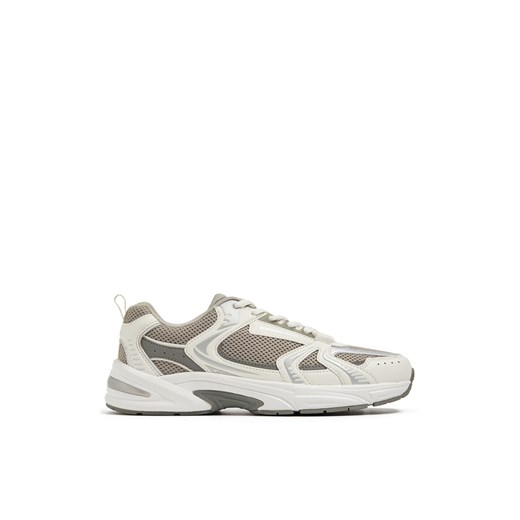 Cropp - Jasne sneakersy runner - jasny szary ze sklepu Cropp w kategorii Buty sportowe damskie - zdjęcie 174805902