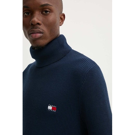 Tommy Jeans sweter z domieszką wełny męski kolor granatowy lekki z golferm DM0DM19434 ze sklepu ANSWEAR.com w kategorii Swetry męskie - zdjęcie 174809570