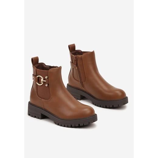 Brązowe Płaskie Botki w Stylu Sztybletów z Ozdobną Klamrą Creirra 33 wyprzedaż born2be.pl